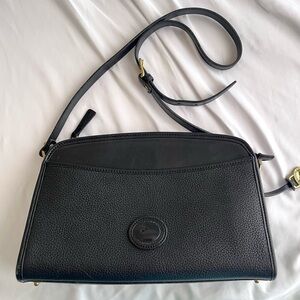 Vintage Dooney & Bourke All Weather P19 Classic Crossbody Pebbled Bag Clutch